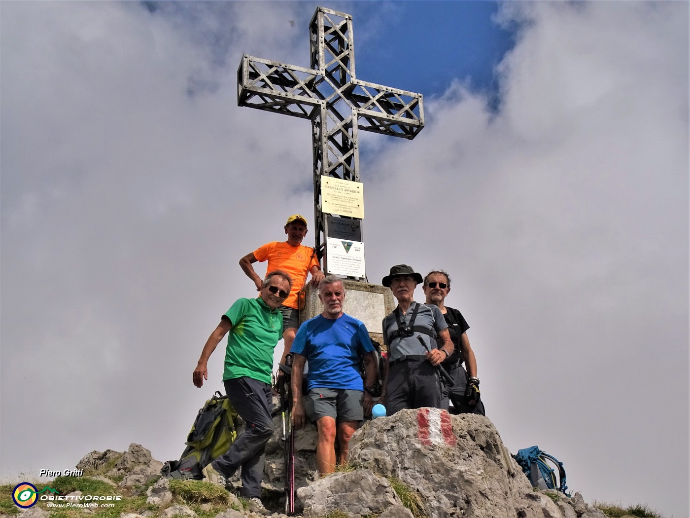 50 In Cima Alben (2019 m) incontro amici pavesi .JPG